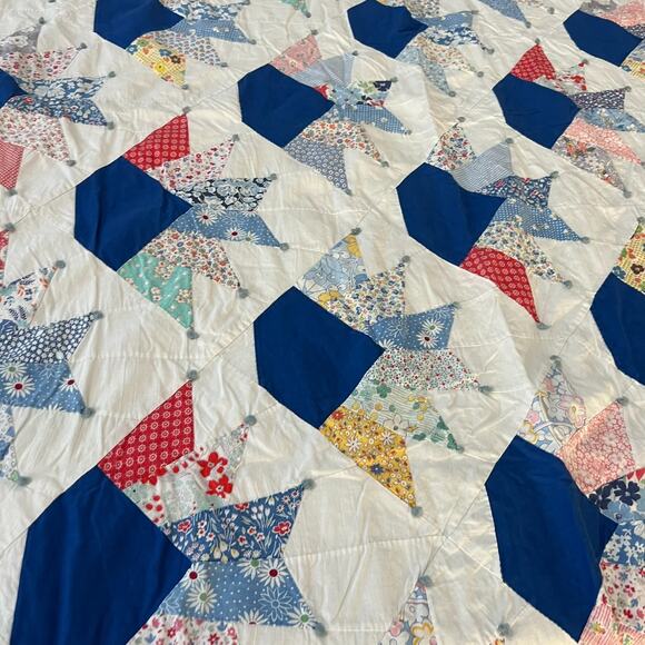 Handmade Fan Quilt Patchwork Floral Pattern Reversible 71.5"x 67" - Picture 6 of 16
